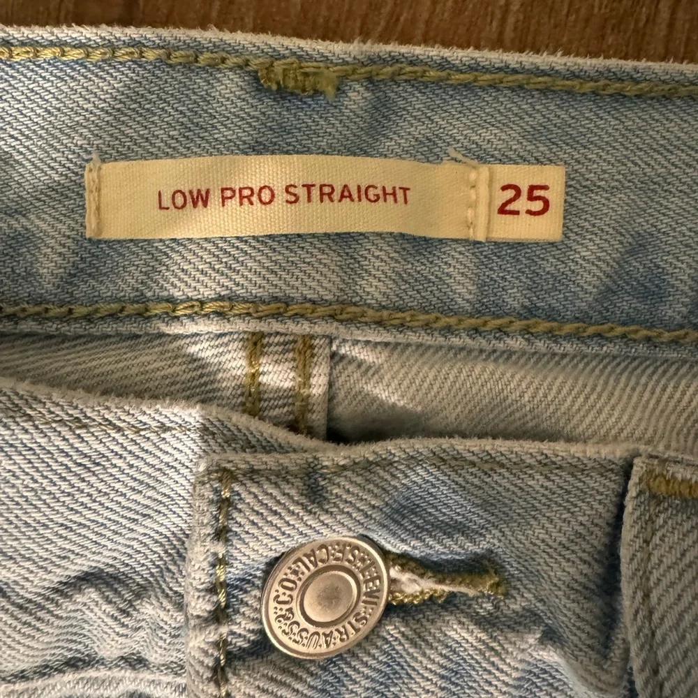 Levi’s low pro straight high rise ripped jeans size 25 - Picture 4 of 4